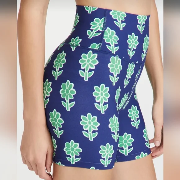 RHODE - Short & Top - Picture 6 of 10